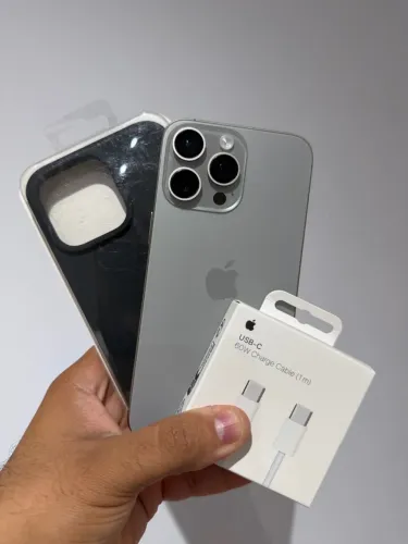 iPhone 15 Pro Max 256GB - Titânio Natural