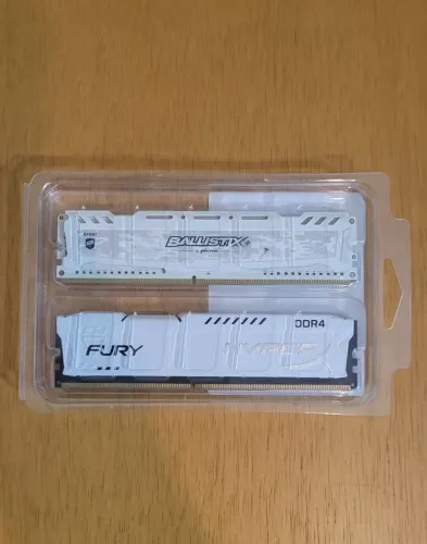 Memória DDR4 - 16GB - 8 GB - 4GB