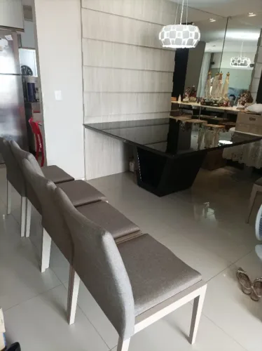 Mesa de Jantar com 6 cadeiras, GRANDE OPORTUNIDADE.