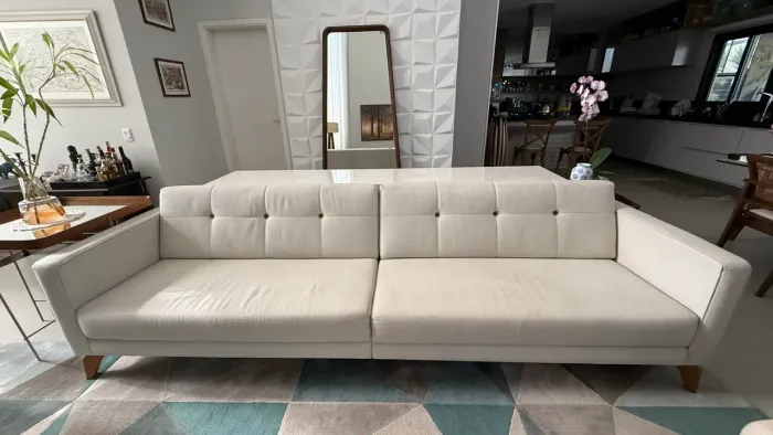 Sofá 3 lugares de alto padrão - Design contemporâneo