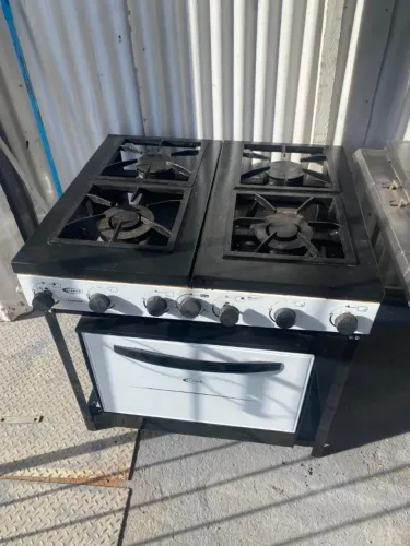 Fogão 4 bocas com forno