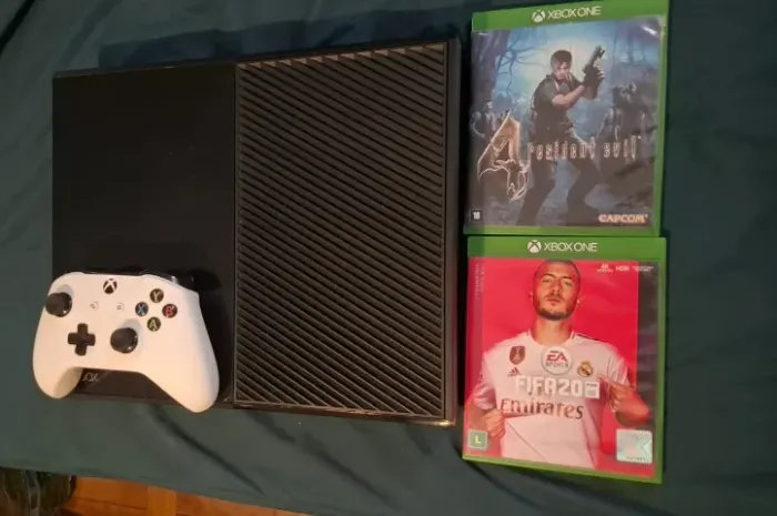 Xbox One Fat - 2 jogos - 1 controle