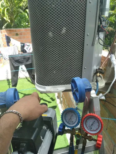 Conserto de ar condicionado a domicilio 