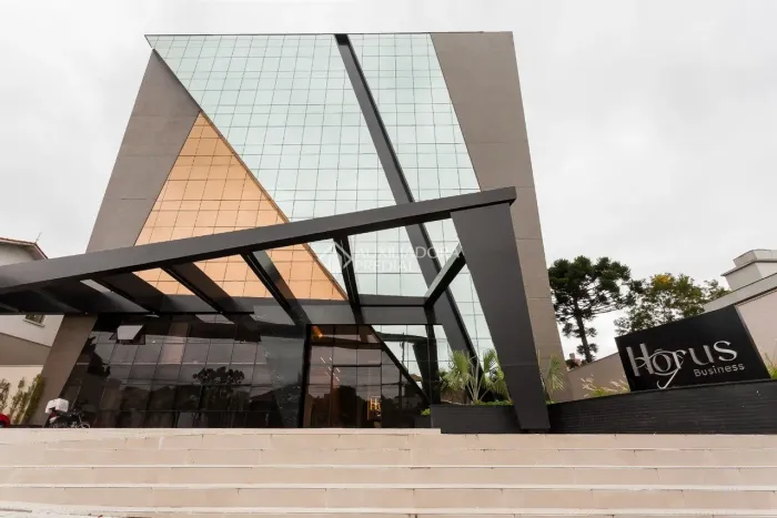 Sala comercial nova 72m2 para venda na Avenida Vicente Machado Batel