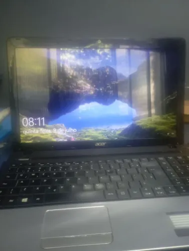 Notebook Acer i3 4 gigas hd de 1 tera
