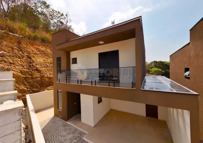 Sobrado com 3 dormitórios à venda, 170 m² por R$ 1.650.000 - R D Moullin - São Sebastião/S