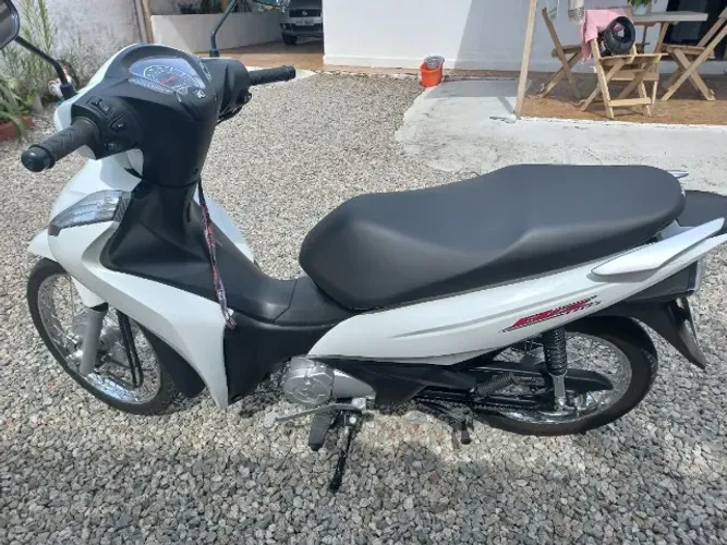 Biz 110 ES ano 2024 com 5.074 kms