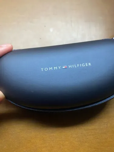 Super promoção de óculos Tommy Hilfiger importado