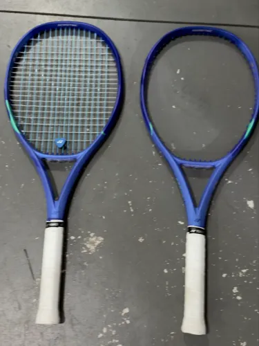 Raquete Yonex EZONE 100 / 300gr 2025 Blue