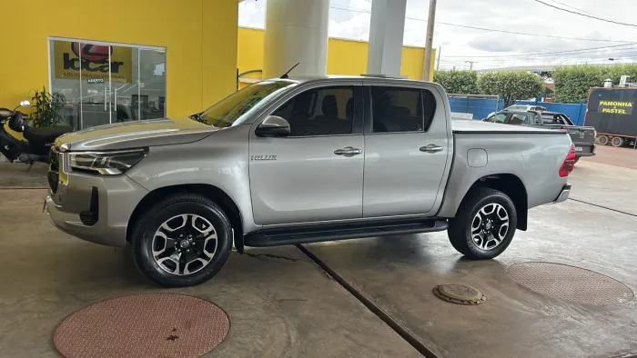 Toyota Hilux CD SRX 4X4 2.8 TDI 16V Diesel Aut. 2022