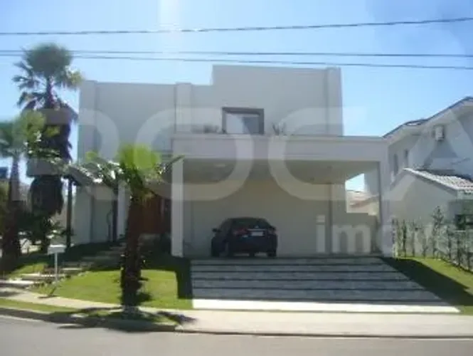 Casa à Venda em São Carlos - Condomínio Parque Faber Castell II com 3 Suítes e Piscina