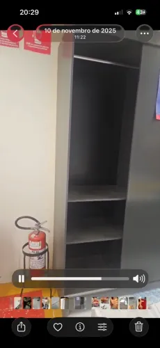 Guarda-Roupa POUCO USO