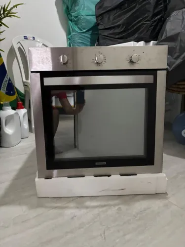 Vendo forno semi novo usado apenas duas vezes.