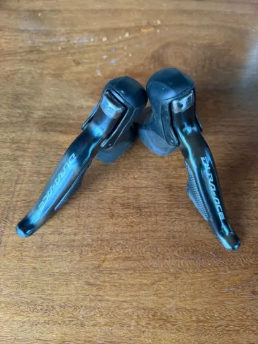 Par STI Shimano Dura-Ace Di2 + Ferraduras | Speed