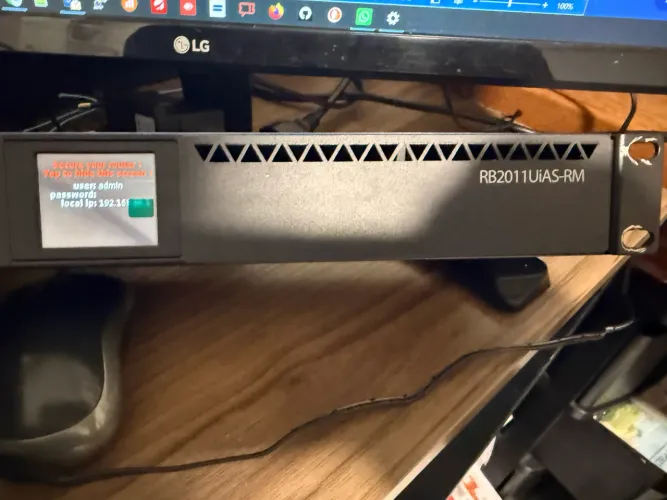 MikroTik RB 2011 UAS