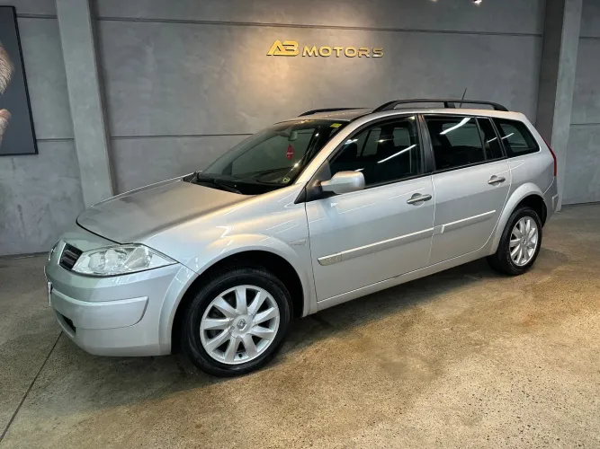 Renault Megane Hatch RN 1.6 2011