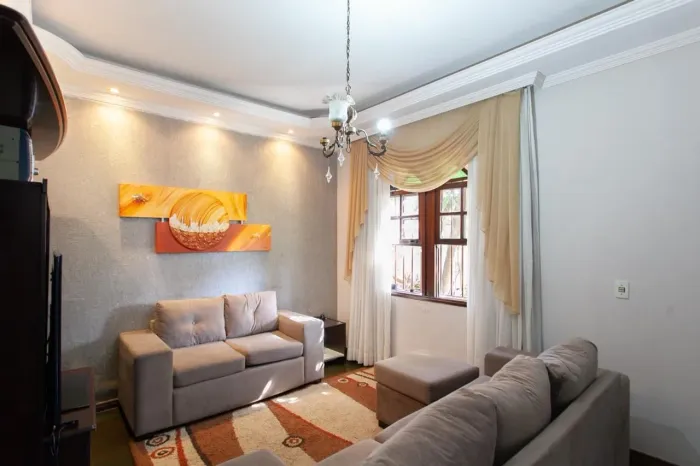 Casa à Venda - Santa Rosa, 5 Quartos, 360 m2