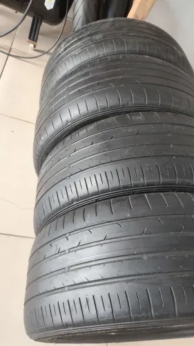 Jogo de pneu Dunlop 215/55-17 ? original não é aberto não tem vulcanização