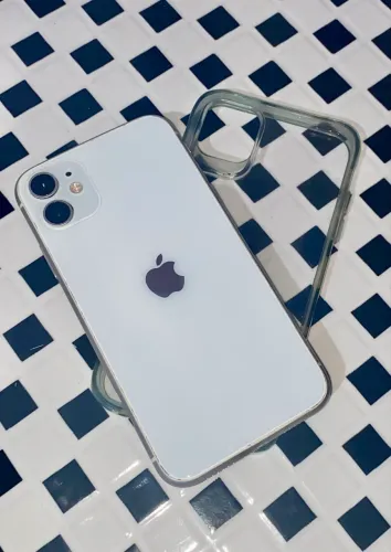 iPhone 11 128GB Branco - Leia a Descrição