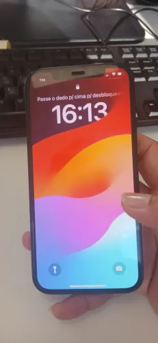 Celular iPhone 12
