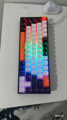 Teclado Mecanico Gamer RGB 65%