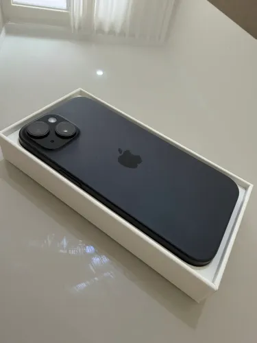 iPhone 15 - 128 GB