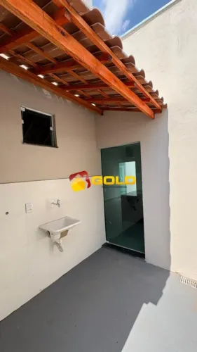 Casa para Venda em Uberlândia, Shopping Park, 2 dormitórios, 1 suíte, 2 banheiros, 1 vaga