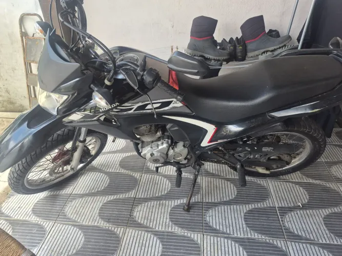 Moto em perfeitas condições, dispenso golpistas ,e não envio vídeo 