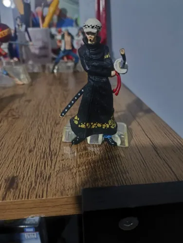 Trafalgar. Law salvat boneco
