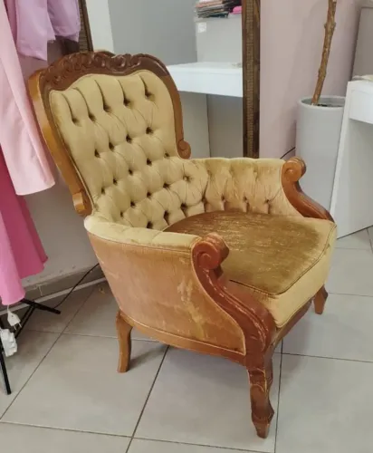 Poltrona madeira nobre Luiz XV