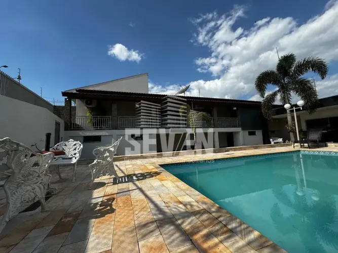 Casa com 3 Quartos no Jardim Rossini Piscina e Churrasqueira em Pederneiras