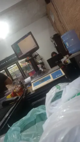 Vendo balcão moinho serra fatiador mesa inox balança p balança 300k e frizer