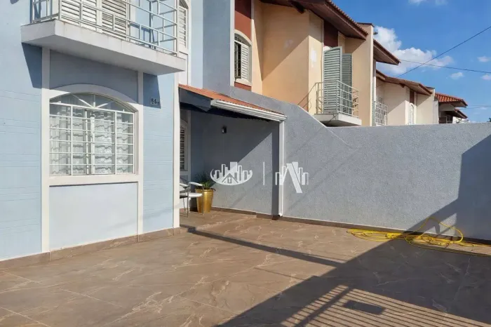 Sobrado com 3 Quartos à venda, 114 m² por R$ 530.000 - Jardim Tókio - Londrina/PR