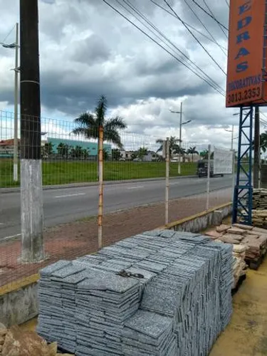Pedra miracema, pedra madeira, Sao Tome, pedra moledo, canjiquinha, mosaico, ardósia, etc