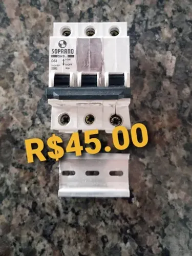 Disjuntor tripolar 63A semi novo 