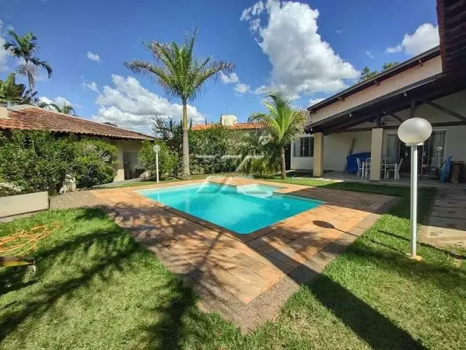 Casa em condomínio à venda com 04 quartos no Residencial Florença