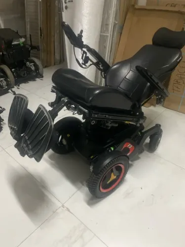 Cadeira de rodas motorizada Usada