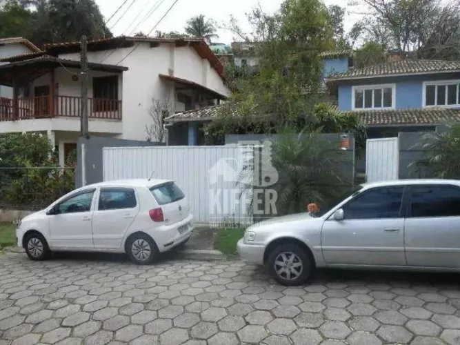 Casa com 5 dormitórios à venda, 244 m² por R$ 690.000,00 - Pendotiba - Niterói/RJ
