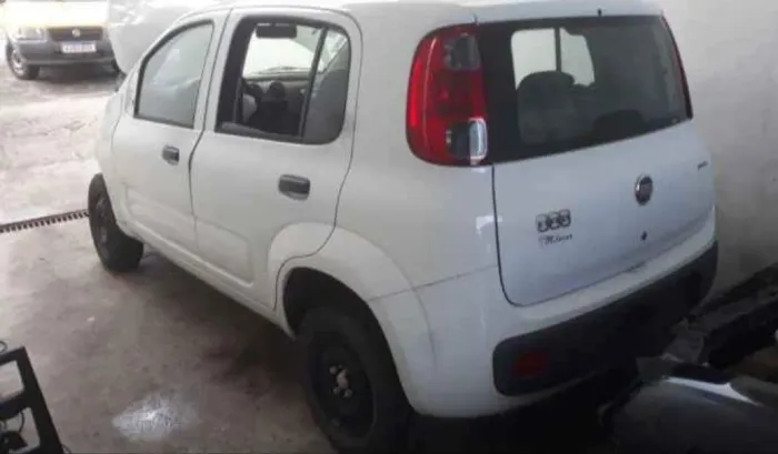 Lanterna traseira Fiat Uno