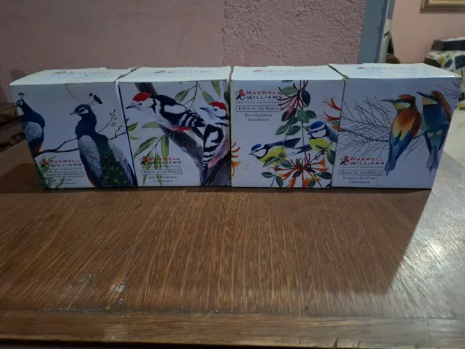 Canecas coleção Maxwell  & Williams. 