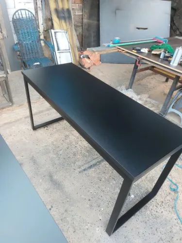 Mesa preta gamer 