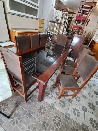 Mesa de Jantar com Cadeiras - Elegância e Conforto