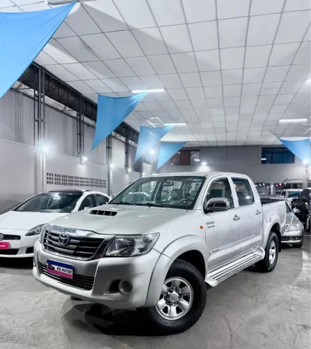 Toyota Hilux CD D4-d 4X4 3.0 TDI Dies. Mec. 2013