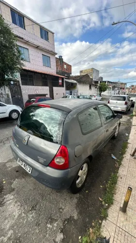 Renault Clio Hi-flex 1.0 16V 3P 2011