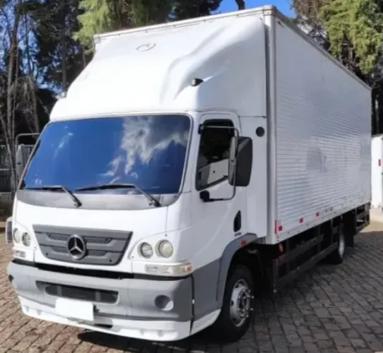 Accelo 815 Baú 2018