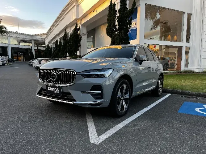 Volvo XC-60 T-8 Plus 2.0 AWD (híbrido) 2024
