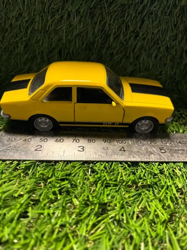 Miniatura Carros Do Brasil Classicos 2 - Chevette Gpii 1976/ Amarelo