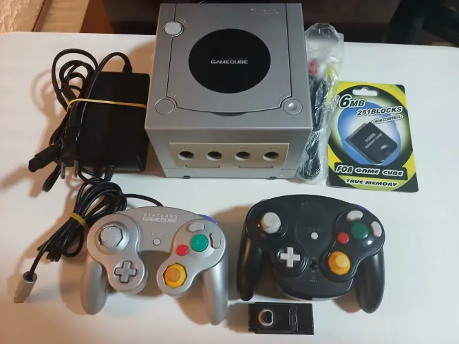 Nintendo GameCube completo com jogos