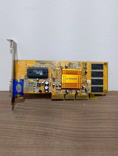 Placa de vídeo AGP Graphics ELITEGROUP AG305-D32 