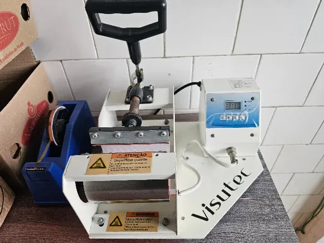 Prensa térmica para personalizar canecas Visutec